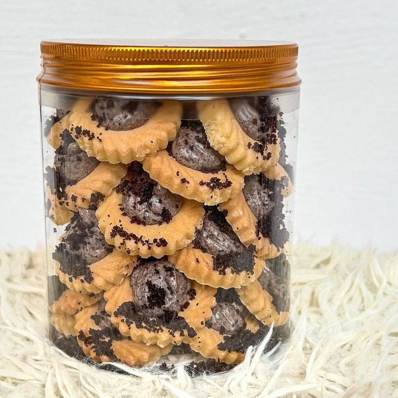 Oreo tart cookies by PbakesSg – bottle of 36 pieces